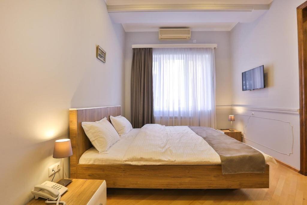 Готель Tribu Express Tbilisi 3*