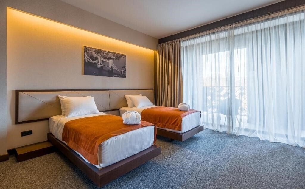 Изображение Bridge Boutique Hotel Tbilisi 4*