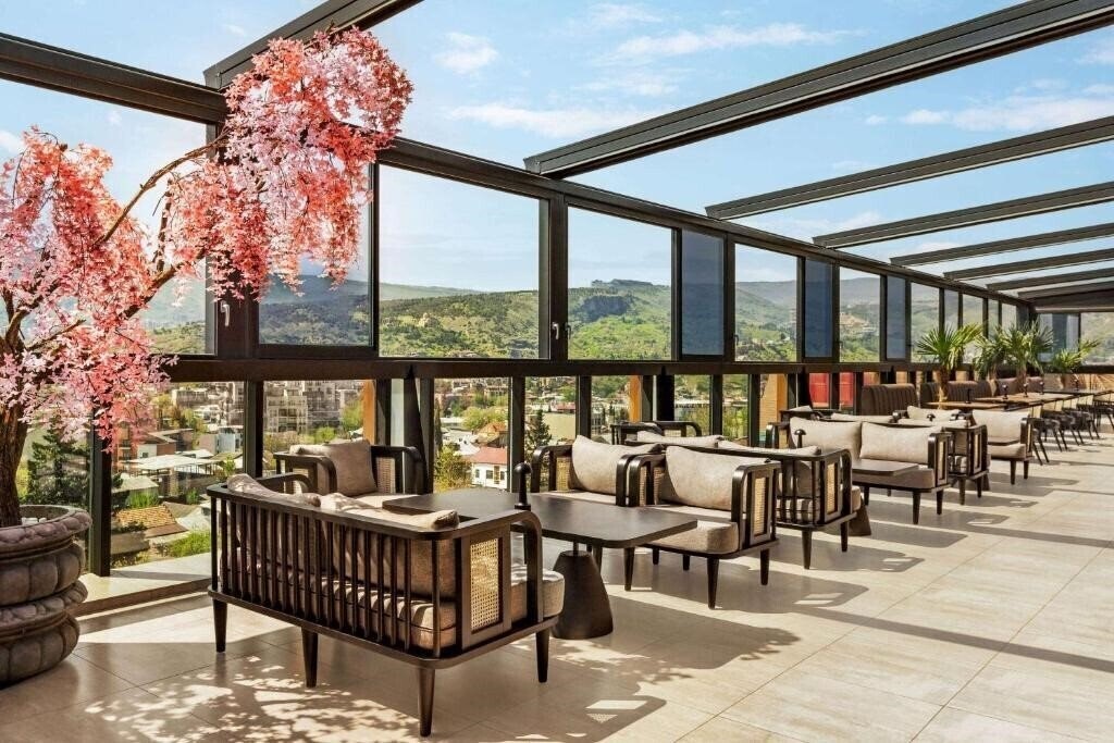 Картинка Ramada By Wyndham Tbilisi Old City 4*