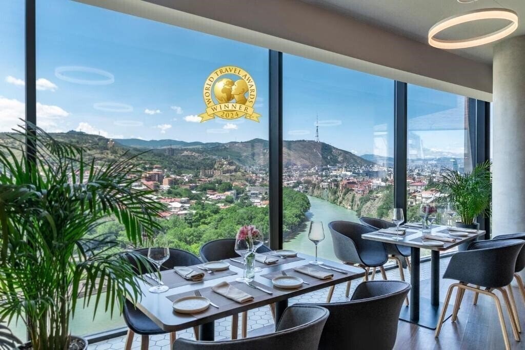 Готель Golden Tulip Design Tbilisi Hotel 4*