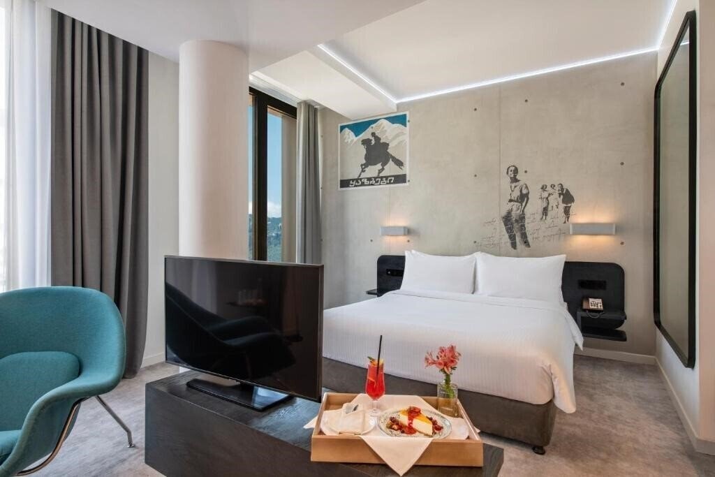 Фотографія Golden Tulip Design Tbilisi Hotel 4*