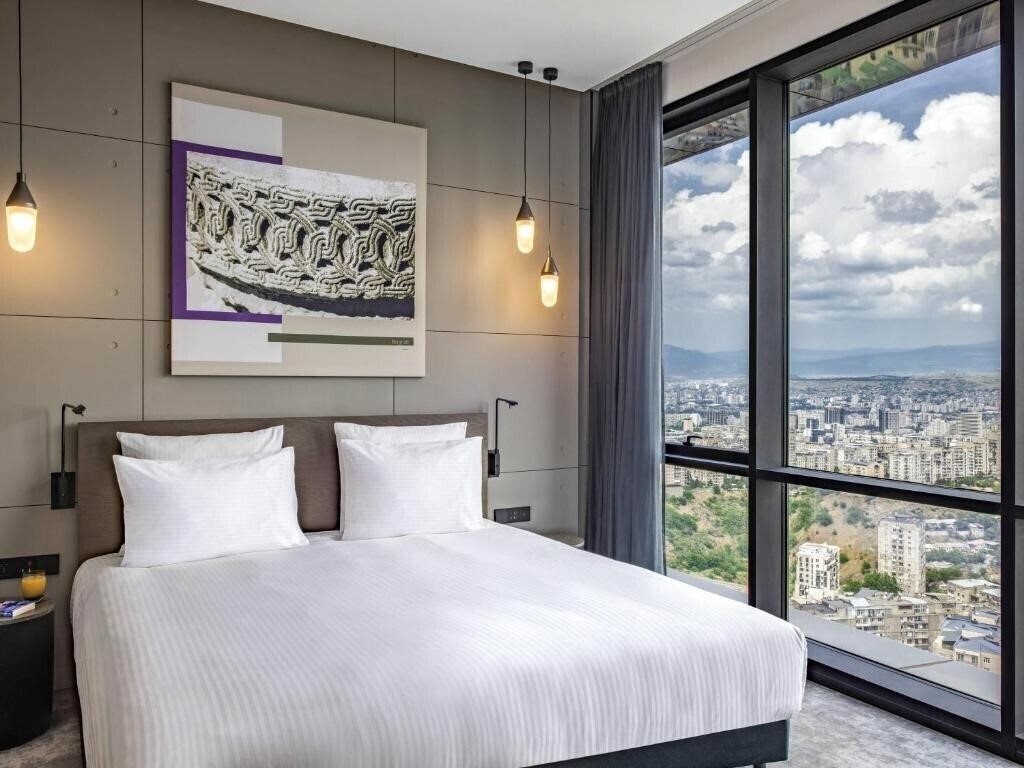 Готель Pullman Tbilisi Axis Towers 5*