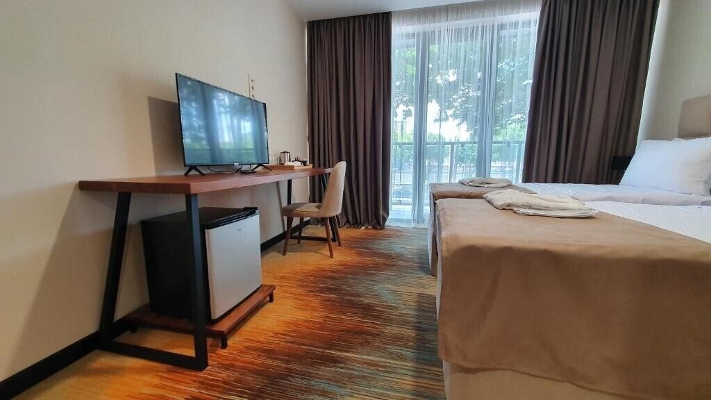 Фото Carousel Hotel 4*