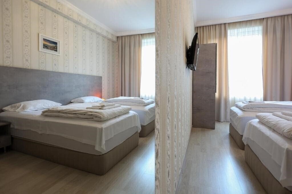 Готель Hotel Kenari + 3*