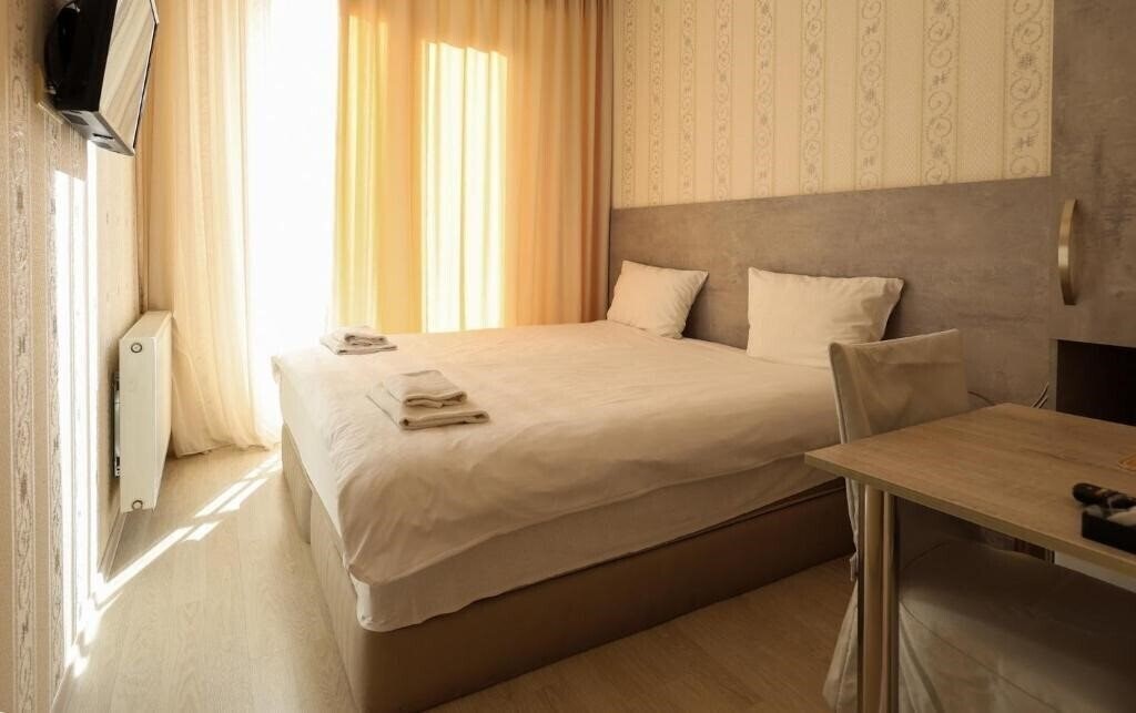 Фото Hotel Kenari + 3*