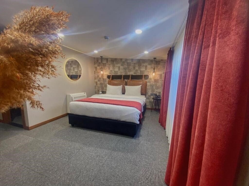 Отель Townhouse Tbilisi Boutique Hotel 4*