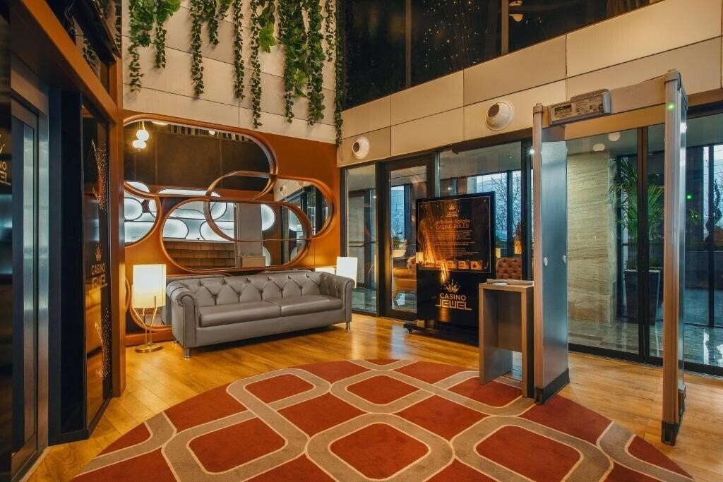 Фото Royal Tulip Hotel & Casino Tbilisi 5*