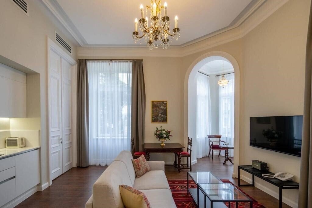 Фото Tiflis Opera Aparthotel 4*