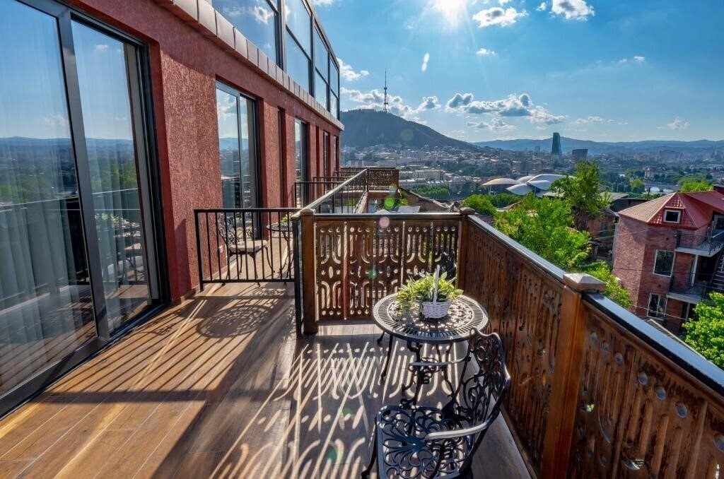 Готель Iris Hotel 4*