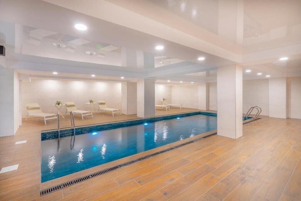 Фотографія Iris Hotel 4*