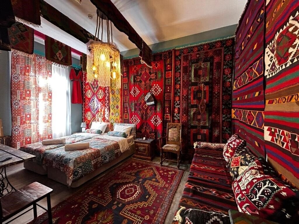 Фото Hotel Zerta Old Tbilisi 4*