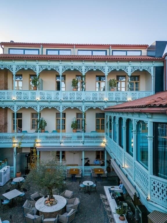 Отель The Blue Fox Hotel 4*