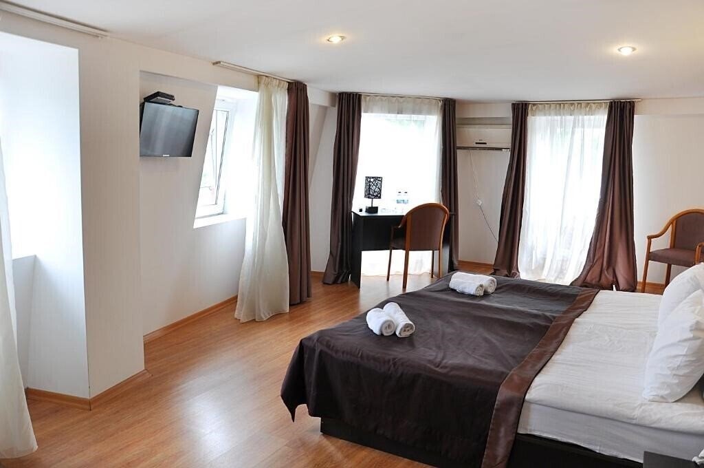 Картинка Corner Hotel Tbilisi 3*