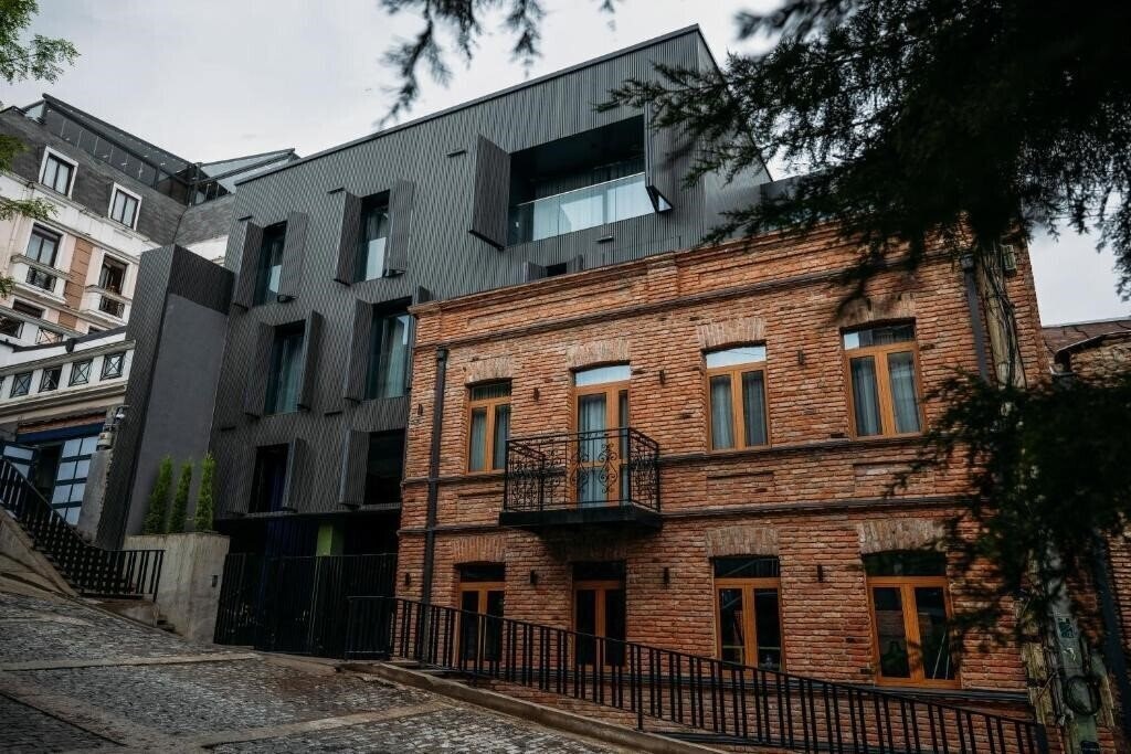 Отель Serviced Designed Apartments by Urban Hotels 17 3*