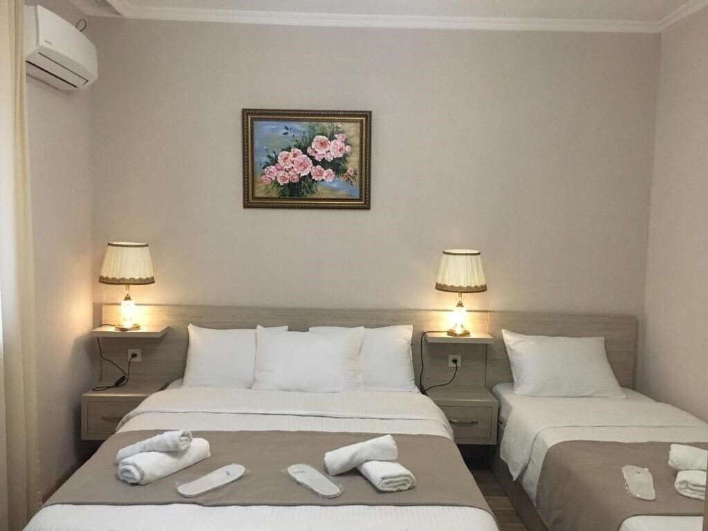 Фото Family Hotel Triston 3*