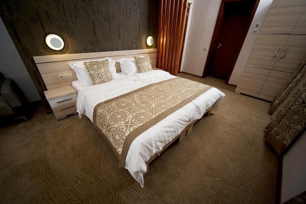 Фото Iberia Didube Hotel 5*