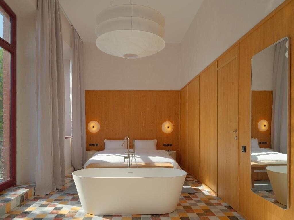 Отель Bellhop Tbilisi 4*