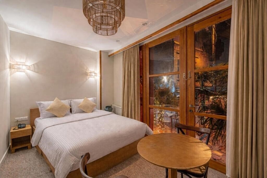 Готель Palm Tbilisi Boutique Hotel 4*