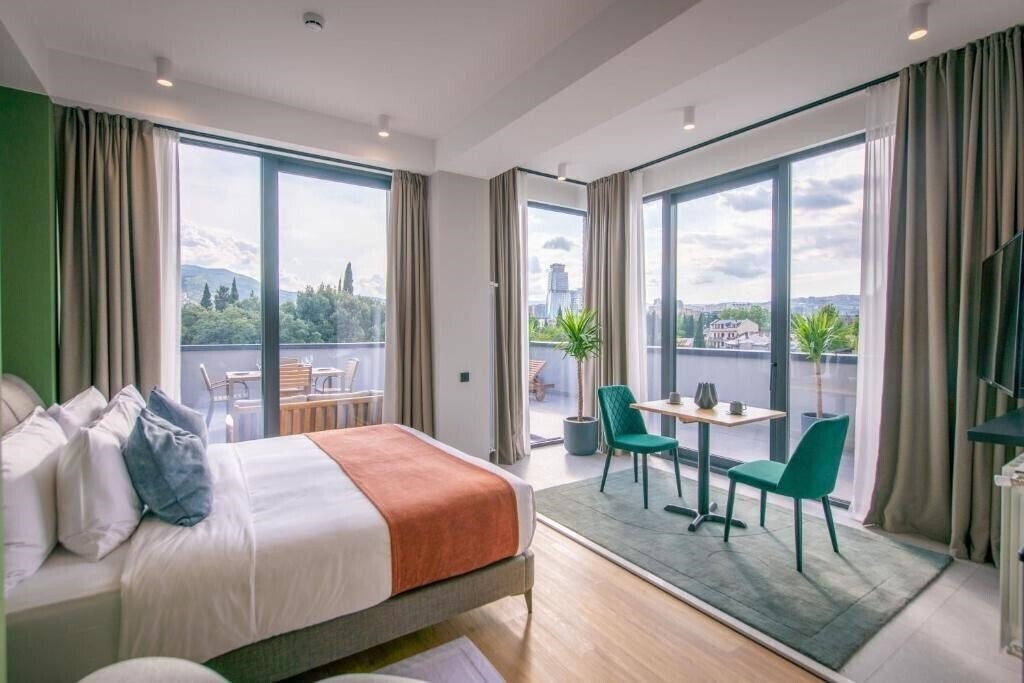 Фото Qstay Gratus Tbilisi Apart Hotel 3*
