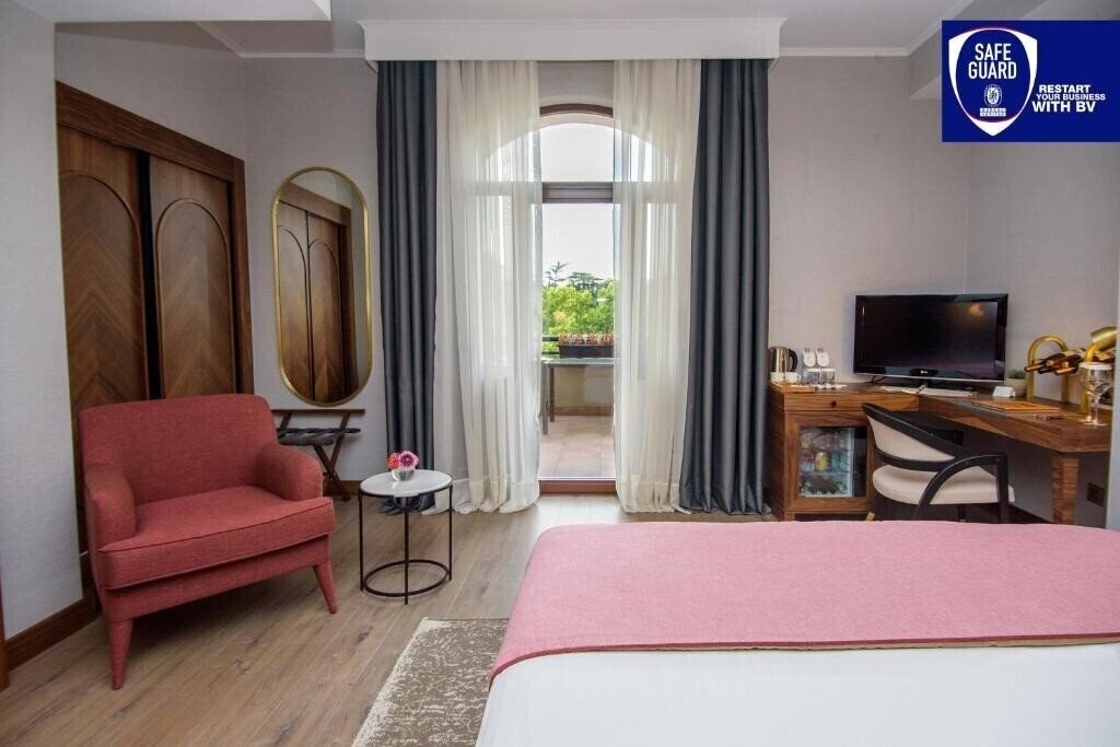 Готель Tiflis Palace 4*
