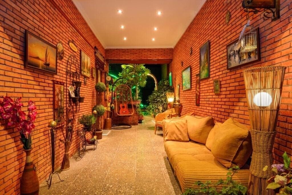 Готель British House 4*