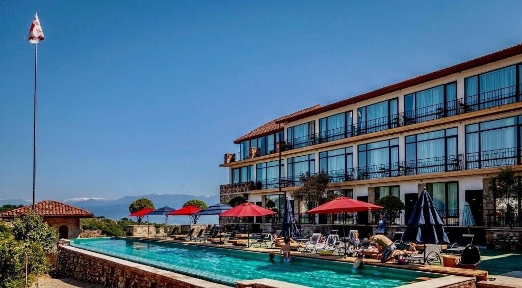 Отель Chateau Mere 3*