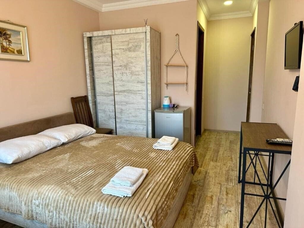 Картинка Crown Ureki 3*