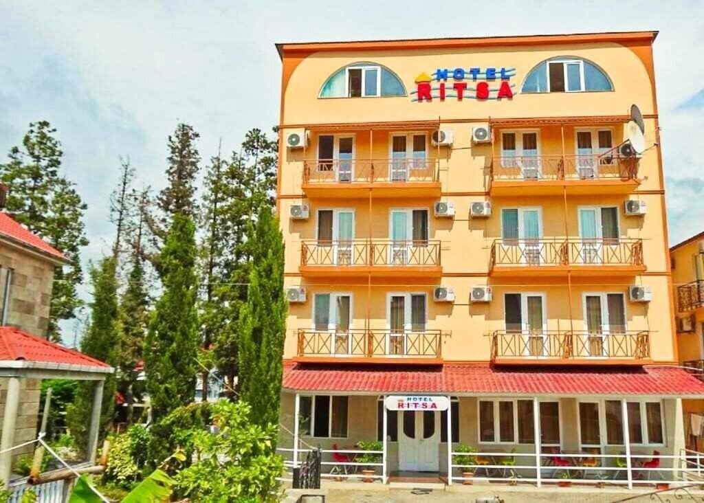 Отель Hotel Ritsa 3*