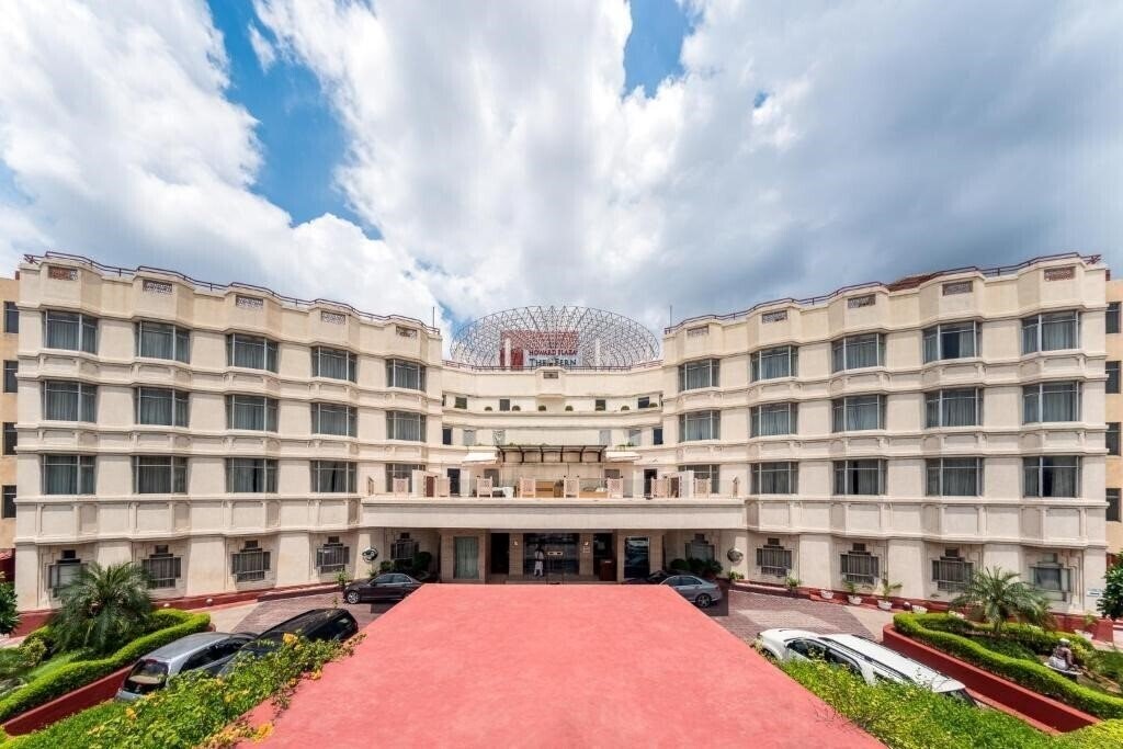 Готель Howard Plaza Agra 3*