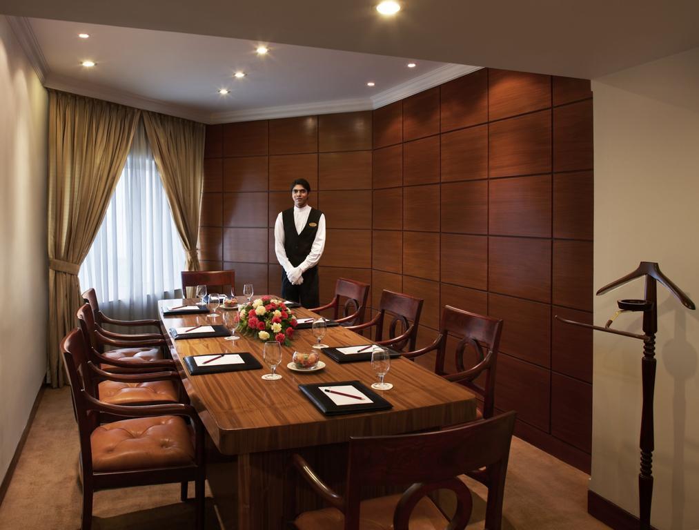 Фотографія Hotel The Royal Plaza 4*