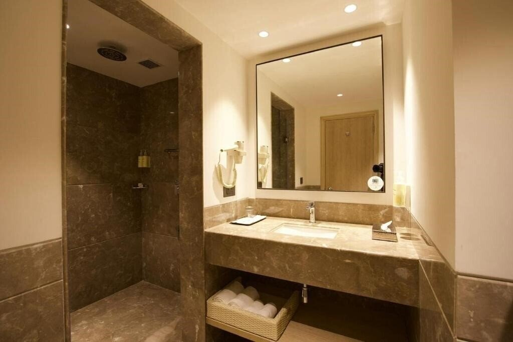 Фотография Red Fox Hotel Delhi Aerocity 5*