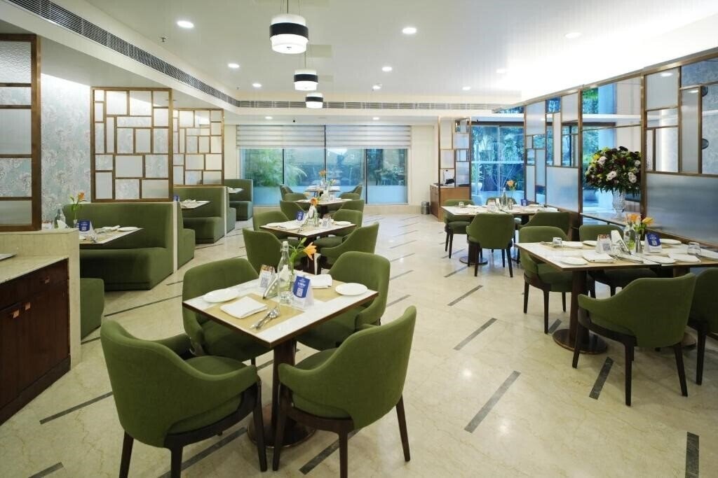 Фото The Muse Sarovar Portico 4*