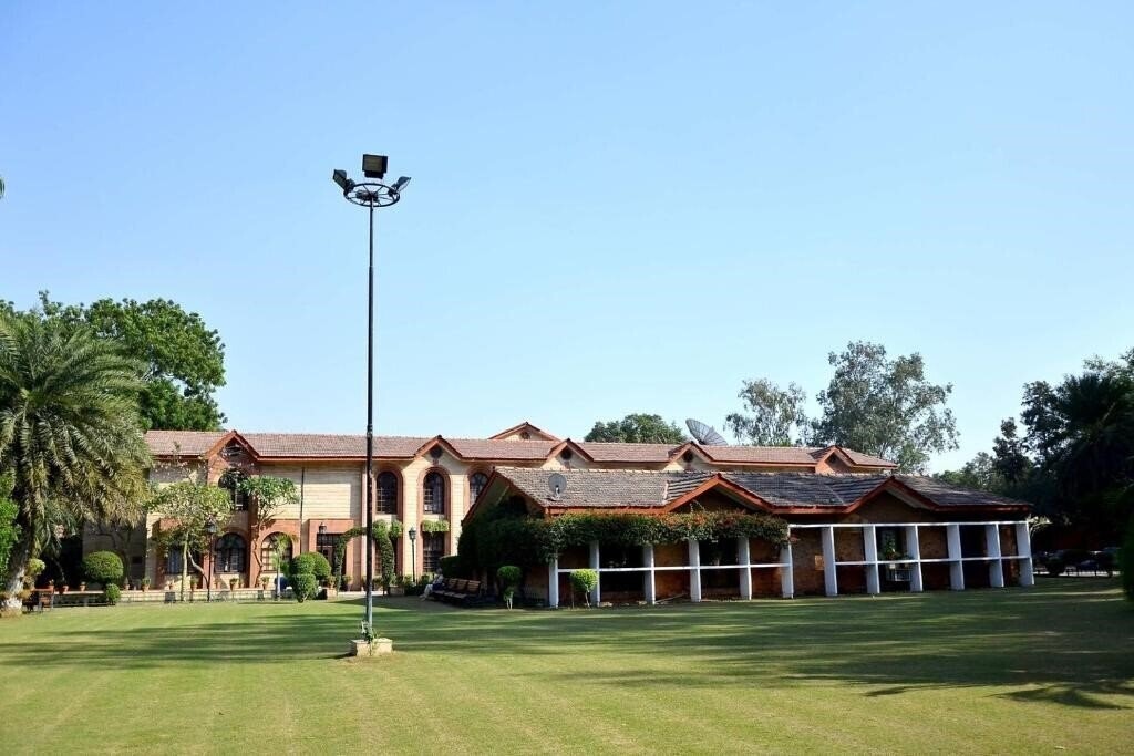 Отель Ashok Country Resort 4*