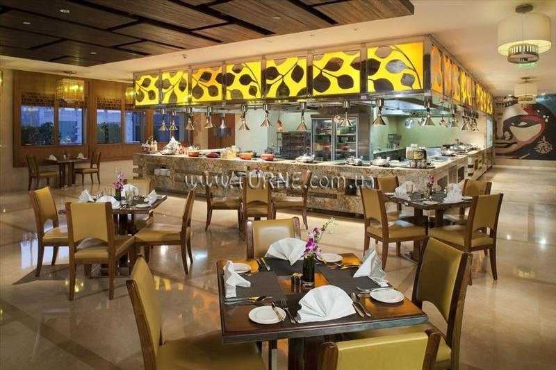 Отель Crowne Plaza Today New Delhi Okhla 5*