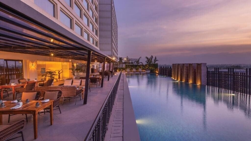 Отель Holiday Inn, Mayur Vihar 4*