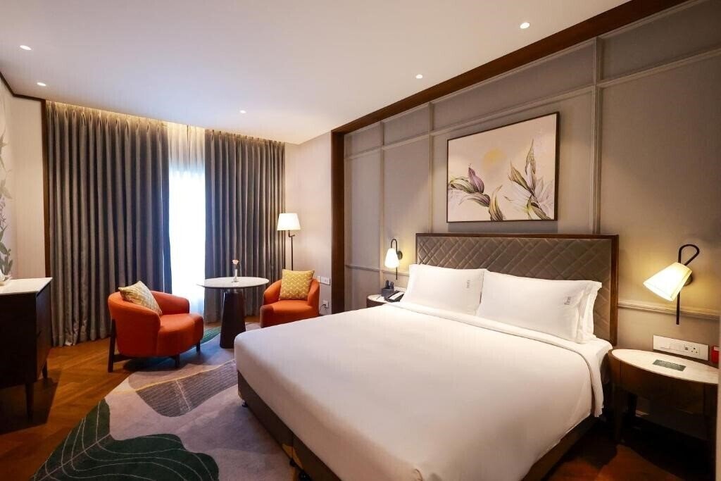 Фото Holiday Inn, Mayur Vihar 4*