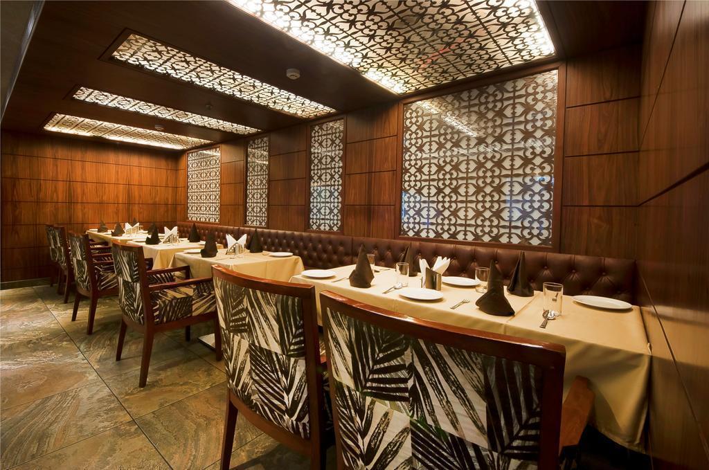 Фотографія Hotel Regent Grand Patel Nagar 4*