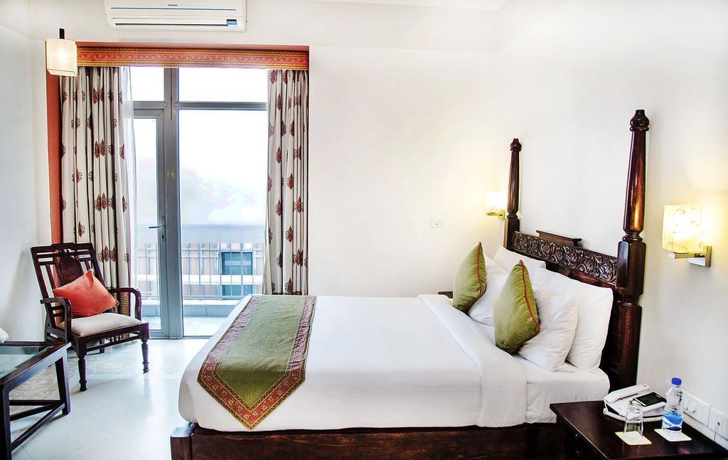 Фото Mantra Amaltas 4*