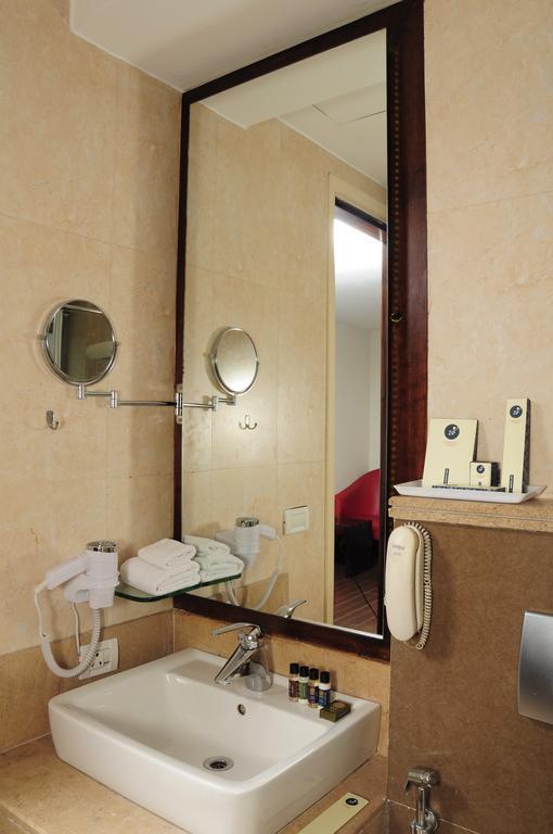 Фотографія Zip By Spree Hotel Blue Stone 3*