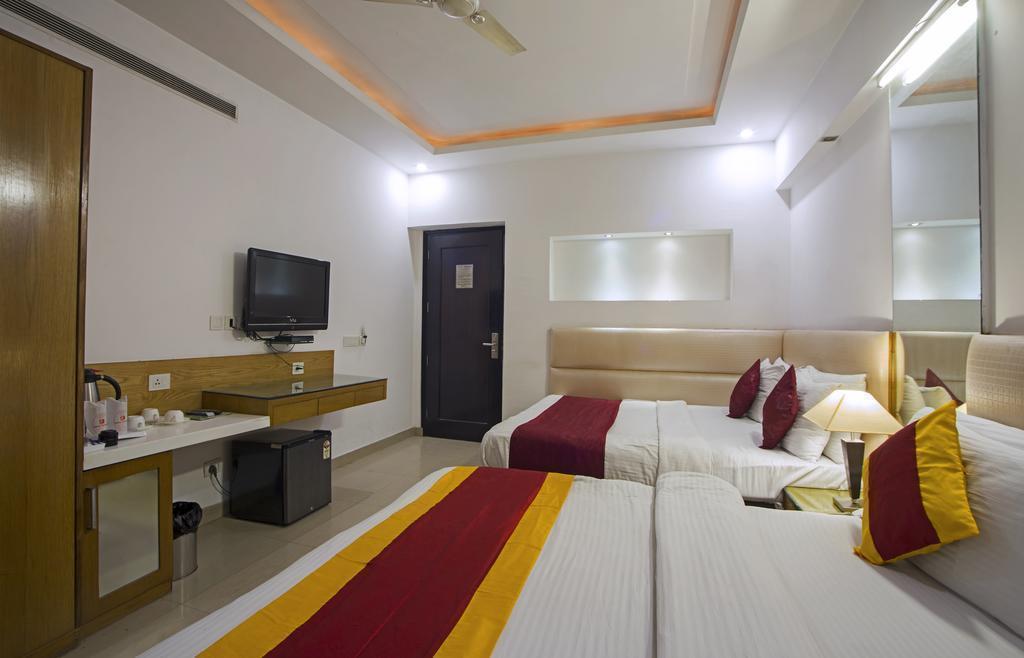 Фото Hotel Krishna 3*