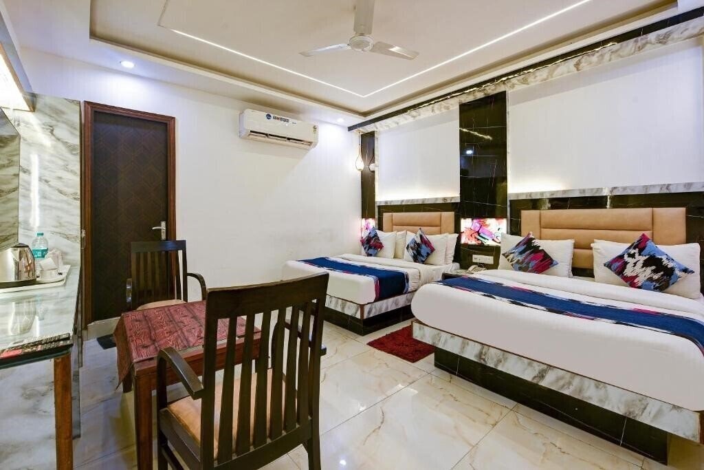 Фото Hotel Srivinayak 3*