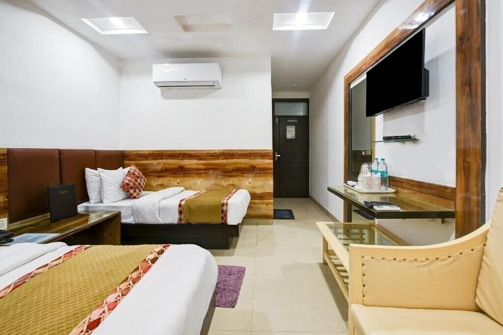 Фотография Hotel Srivinayak 3*