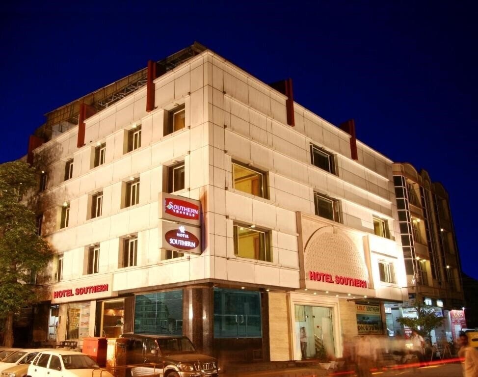 Отель Southern 3*