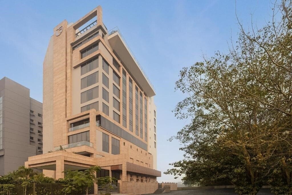 Отель Fortune Park East Delhi 4*