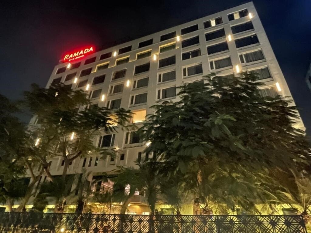 Готель Paradise 4*