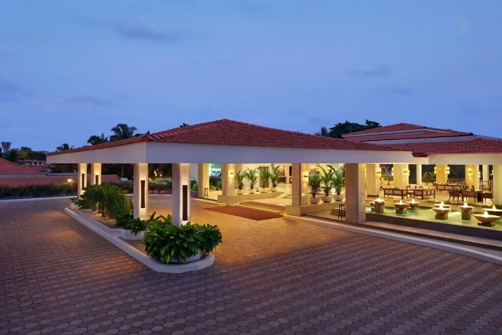 Готель Holiday Inn 5*