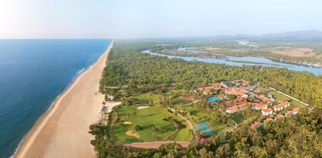 Отель Holiday Inn 5*