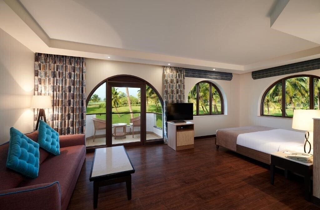 Фото Holiday Inn 5*