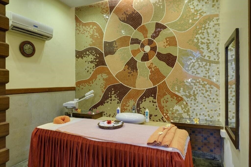 Фото The Crown Goa 5*