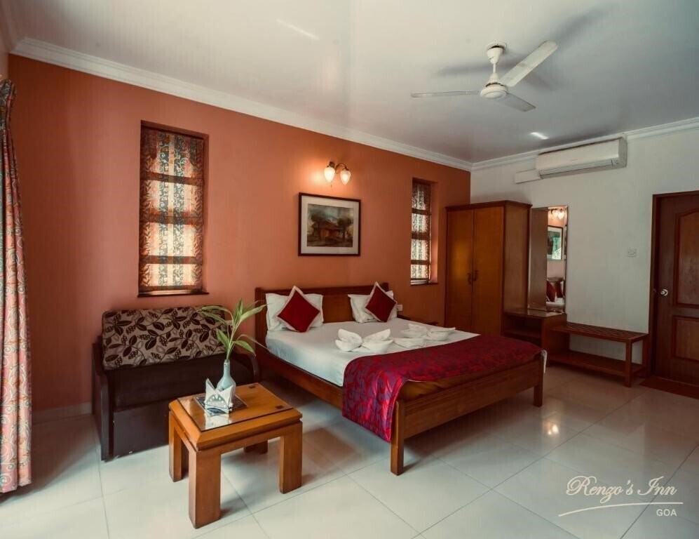 Отель Renzo's Inn 2*